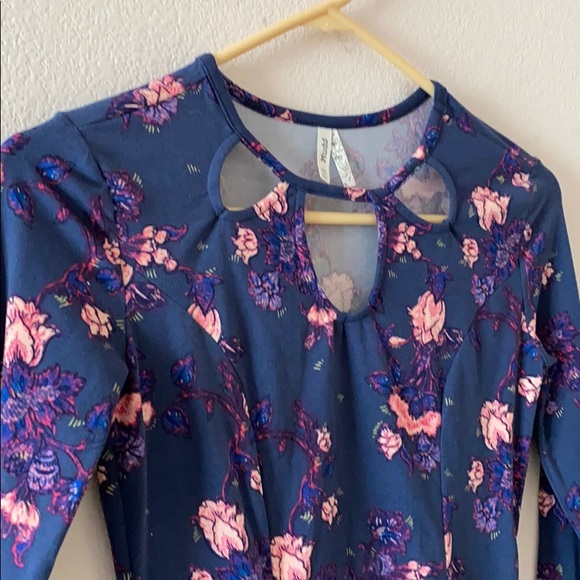 Long Sleeve Flare Floral Dress - Picture 3 of 4